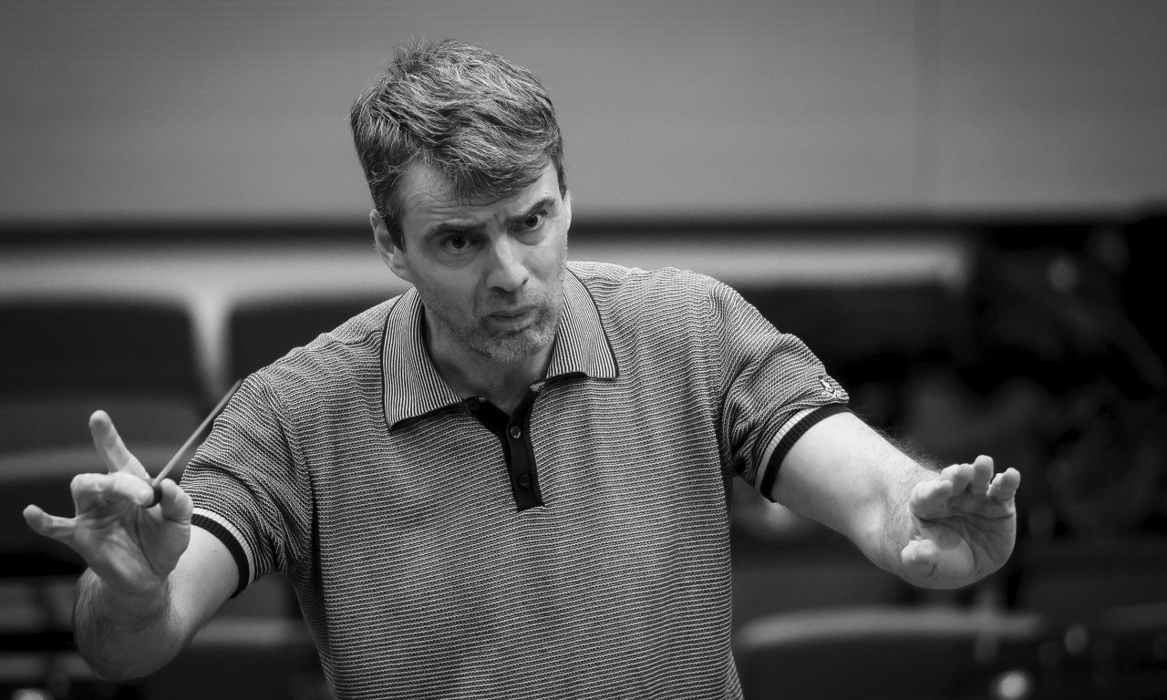 UMRO ŠEF BEOGRADSKE FILHARMONIJE!