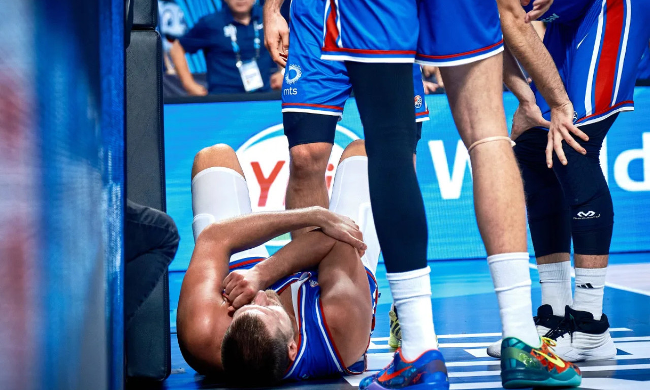 JOKIĆ SE UHVATIO ZA LAKAT, A NAVIJAČI ZA GLAVU Ovo je trenutak kada Nikola pada pod košem (VIDEO)