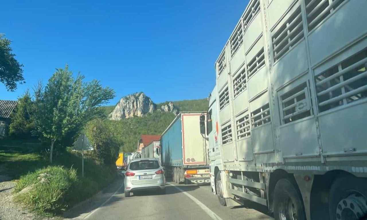 POLJAK IZAZVAO NESREĆU, PA POBEGAO Kamionom teško povredio dve osobe, haos na graničnom prelazu