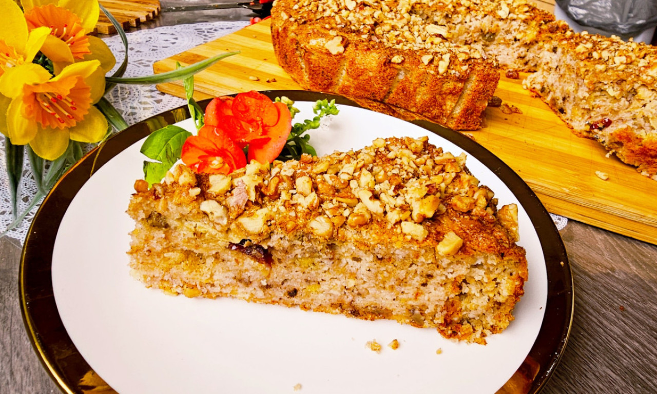 SOČAN KOLAČ OD JABUKA BEZ BRAŠNA Mirisan, mekan i hrskav u isto vreme, ma, predivan!