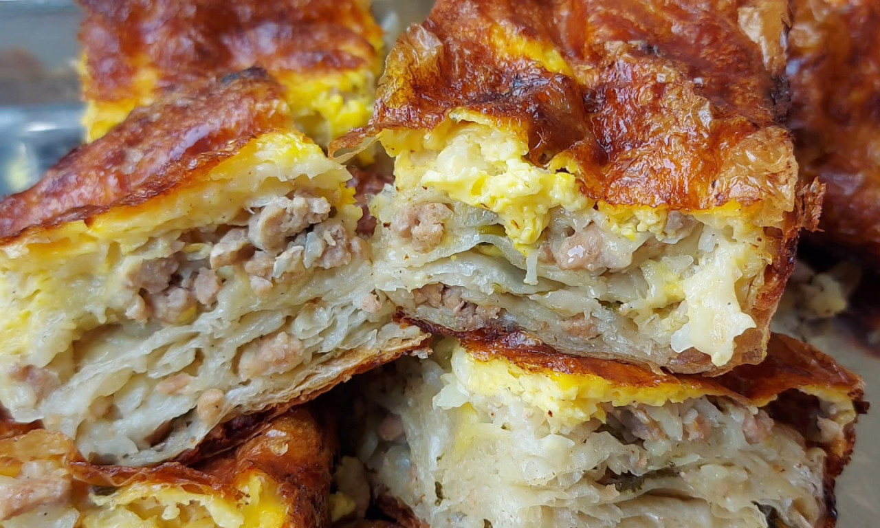 FENOMENALNA PRELIVENA PITA SA MESOM I TIKVICAMA Recept za savršen ručak na brzinu!