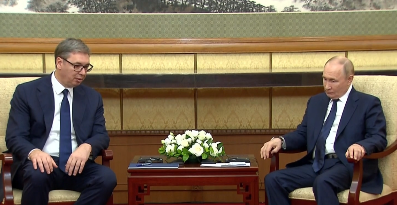 SASTANAK VUČIĆA I PUTINA U PEKINGU Predsednik Srbije progovorio na ruskom, evo šta je prvo rekao (VIDEO)