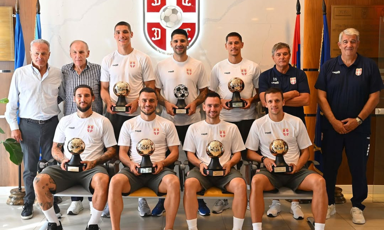 FSS ODAO PRIZNANJE NAJBOLJIMA Mitrović predvodi ekipu koja je dala sve reprezentaciji