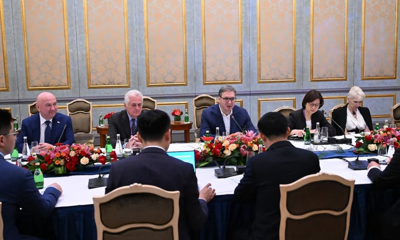 VUČIĆ DOGOVARA PROJEKTE U PEKINGU Jedan je važan za srpsku prosvetu, evo o čemu se radi