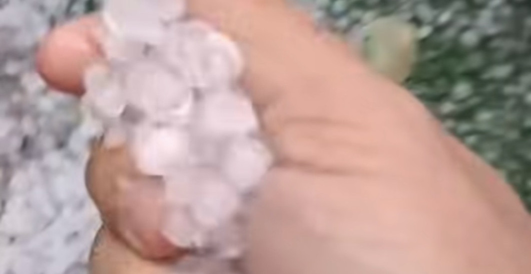 GRAD JE OKOVAO SRBIJU Pogledajte gde je najgore! Saobraćaj stoji, a led je zabeleo sve! (VIDEO)