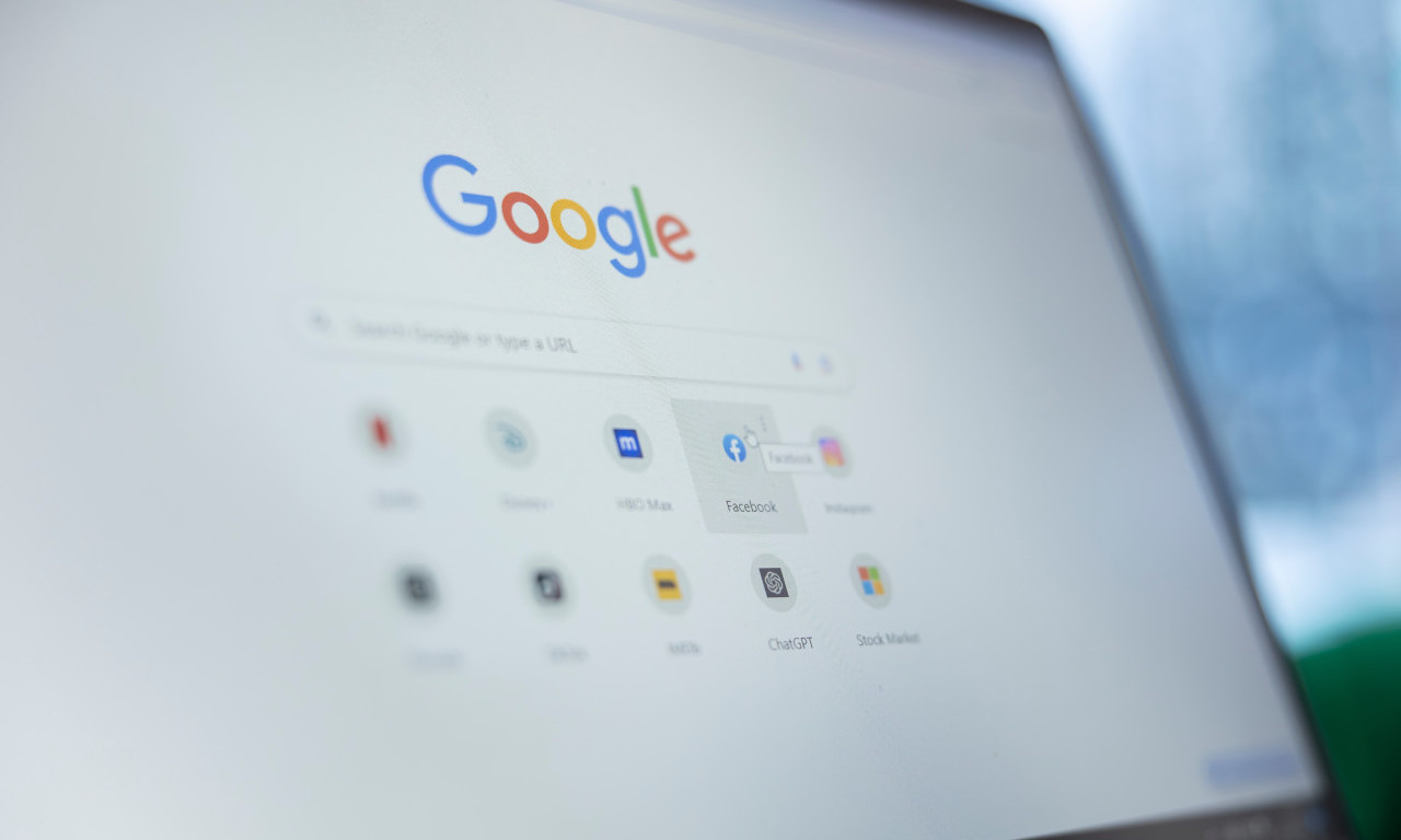GOOGLE I APPLE IZDALI UPOZORENJE KORISNICIMA Na mobilne telefone stižu pretnje - poznato iz koje države