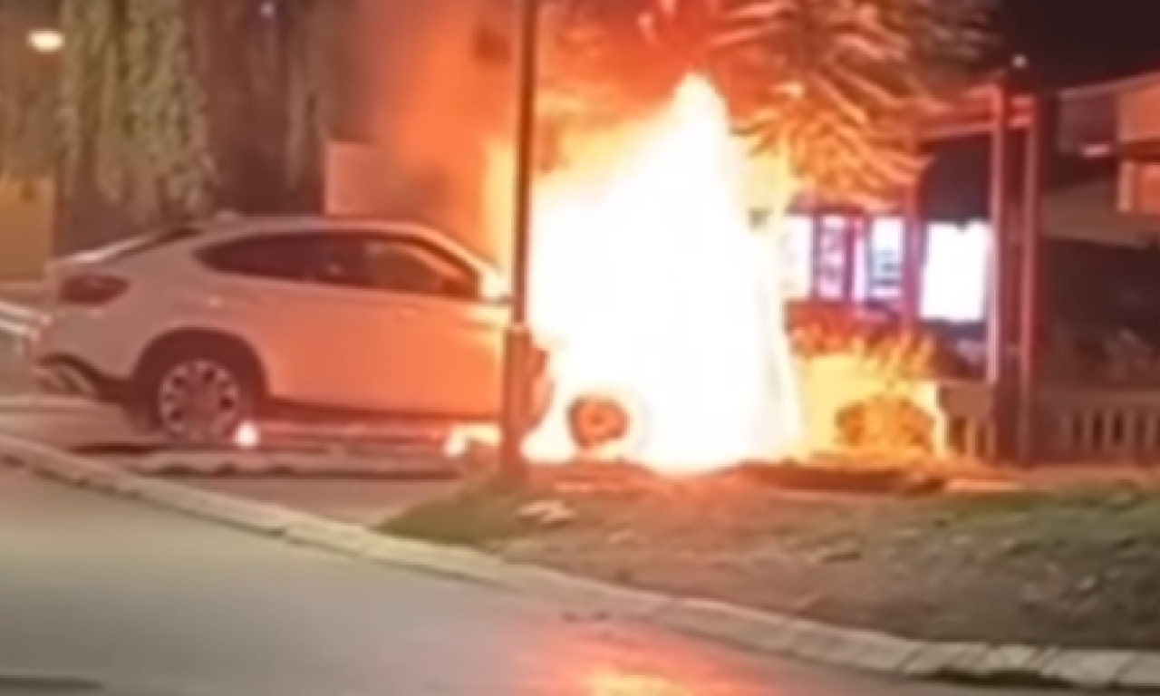 KAKO JE IZGOREO DŽIP SINA VELJE ILIĆA Pojavio se snimak, vatra progutala vozilo (VIDEO)
