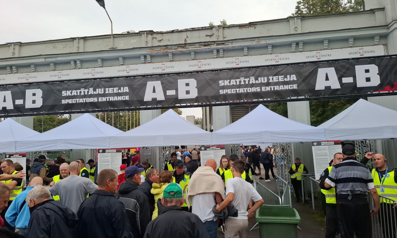NAVIJAČIMA SRBIJE ZABRANJEN PRISTUP UTAKMICI Veliki skandal u Rigi pred meč Srbije i Letonije