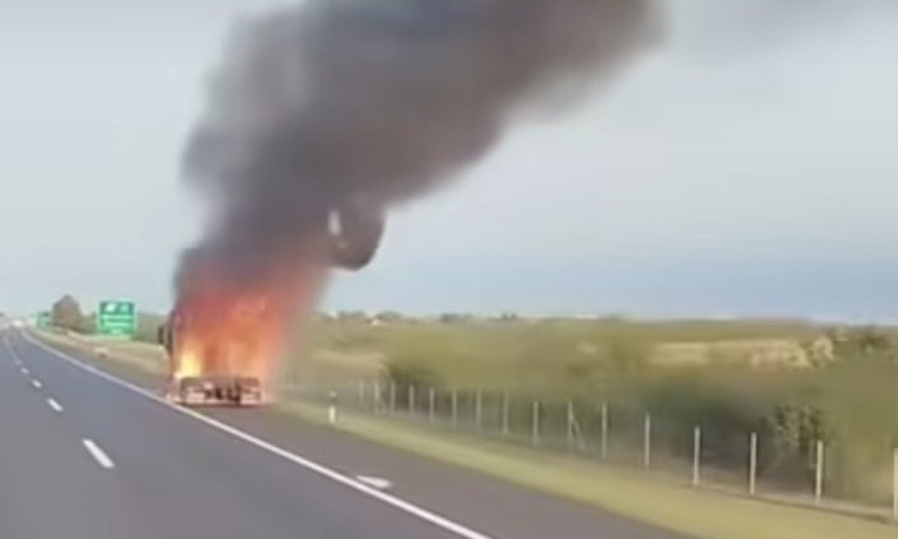 BUKTINJA KOD NAPLATNE RAMPE ŠIMANOVCI Gori kamion, kulja crn i gust dim (VIDEO)