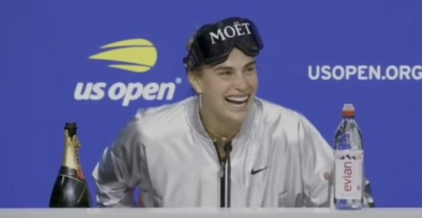 POGLEDAJTE KAKO SE SLAVI POBEDA Sabalenka na konferenciju došla sa šampanjcem, napravila pravi šou (VIDEO)