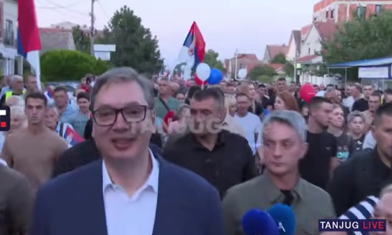 VUČIĆ ŠETA U BORČI: Vijore se trobojke, građani kažu "ne" blokadama! (FOTO + VIDEO)