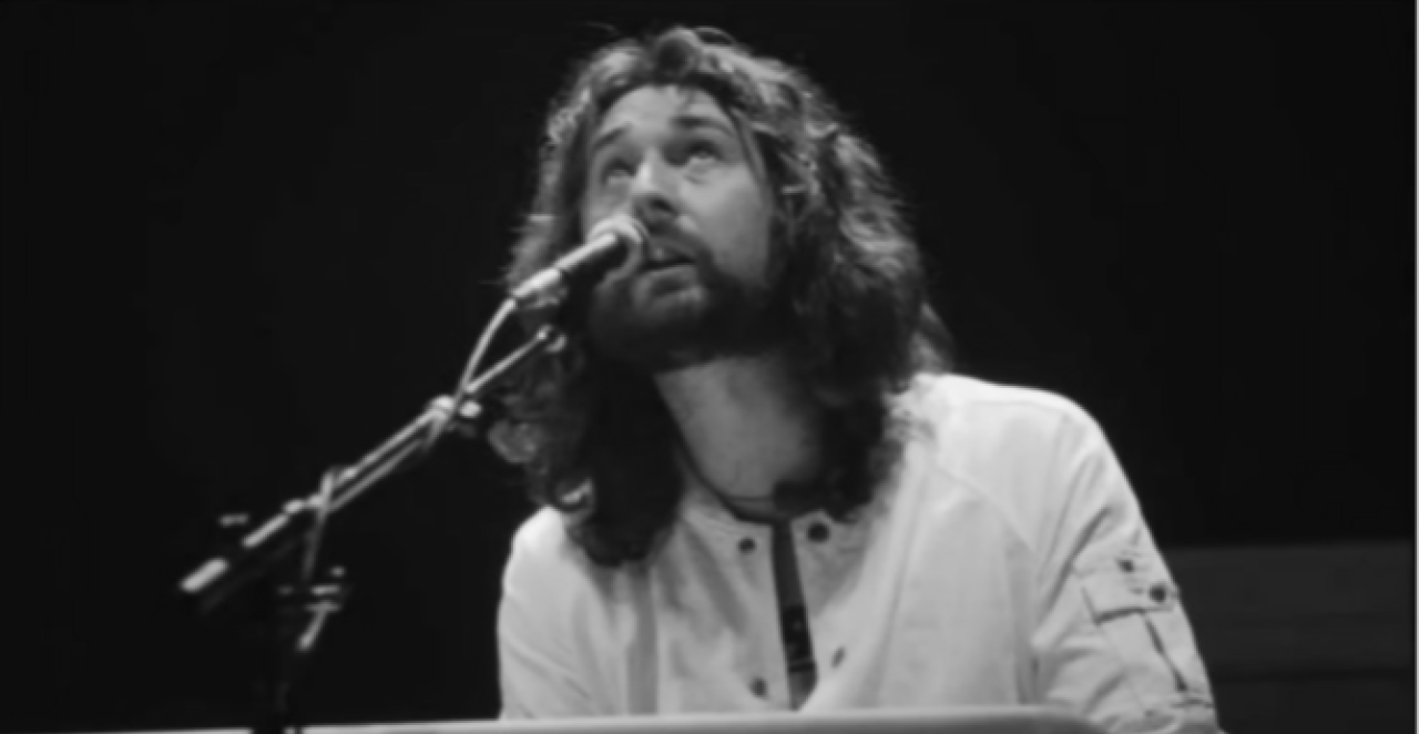 ZBOGOM, LEGENDO! Umro Rik Dejvis, osnivač kultnog benda, rokeri ga neće zaboraviti!