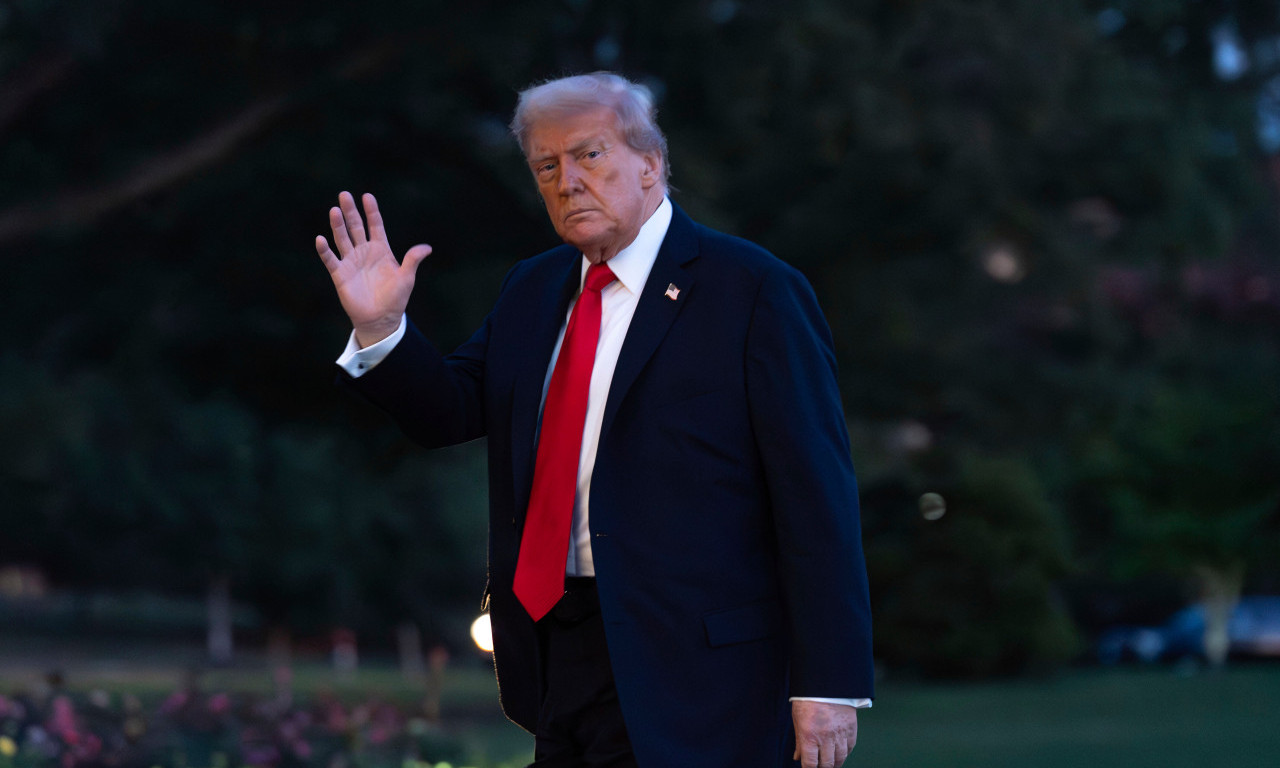 ISTORIJSKI PAD Trampov rejting dotakao dno! Šta se dešava sa predsednikom SAD?