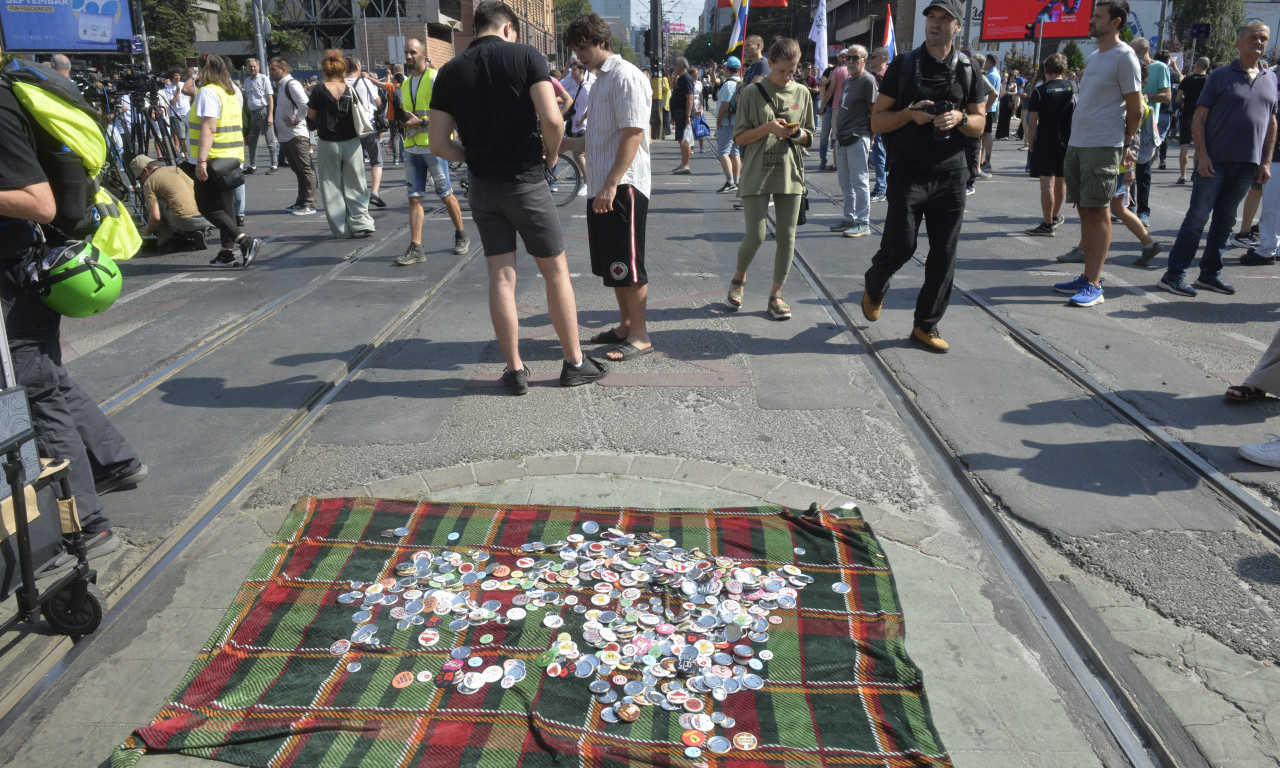 BLOKIRANE ULICE U BEOGRADU Pogledajte šta se dešava ispred Vlade Srbije (FOTO)