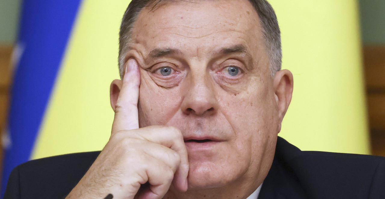 MILORAD DODIK SAHRANIO MAJKU Vučić prisustvom pružio podršku