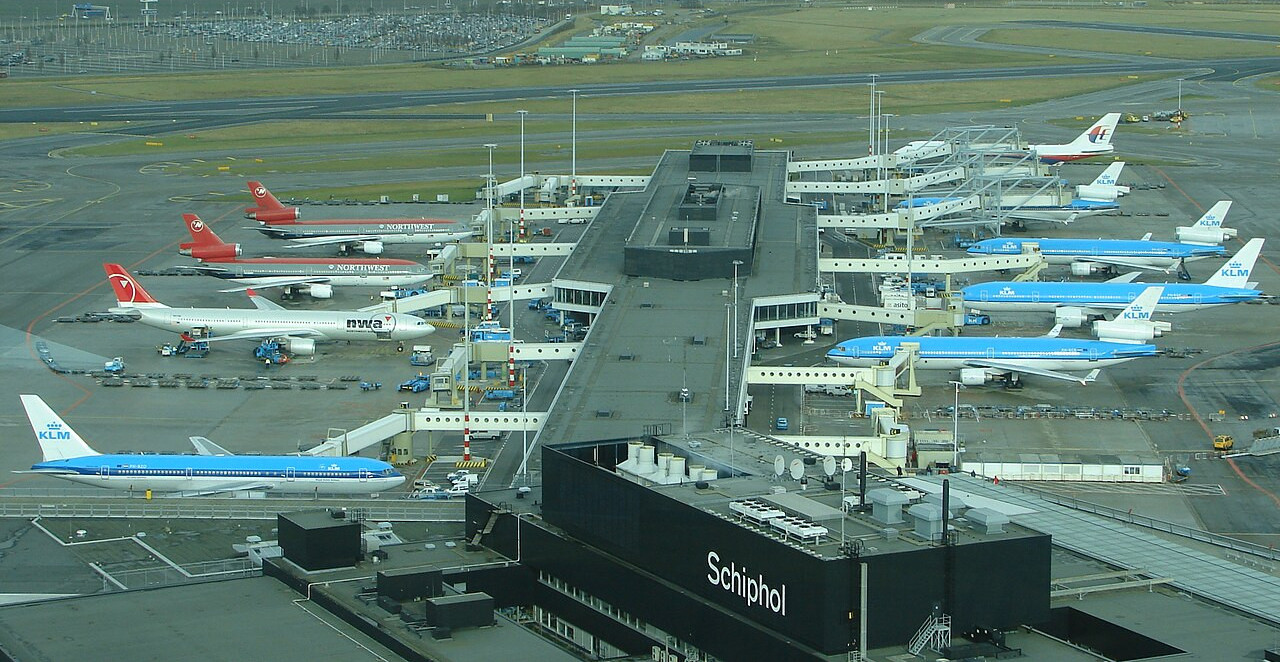 SPREMA SE HAOS NA AERODROMU Totalna blokada na pomolu, evo šta će biti sa putnicima