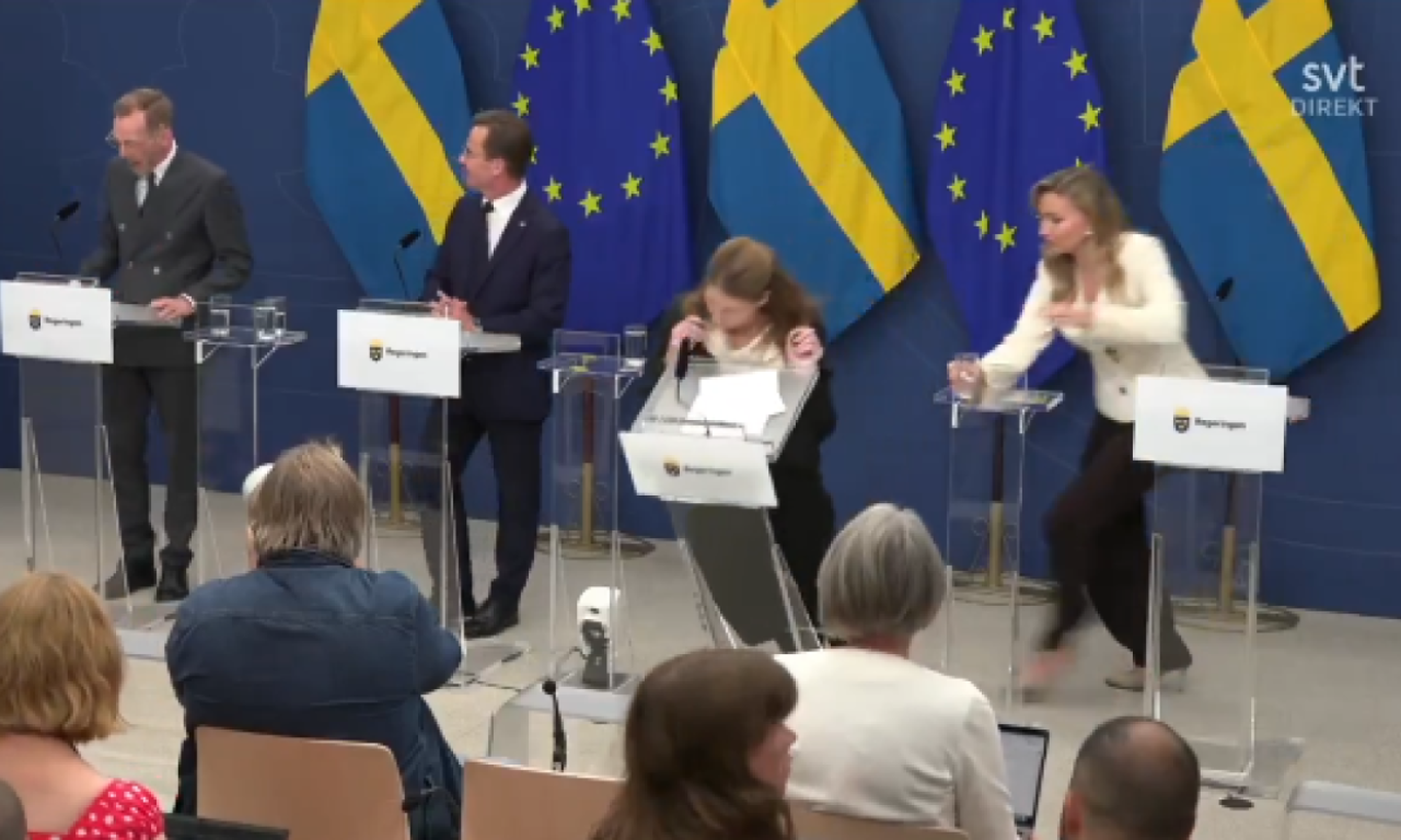 ŠVEDSKA MINISTARKA ZDRAVLJA PALA U NESVEST Srušila se kao sveća na konferenciji za medije (VIDEO)