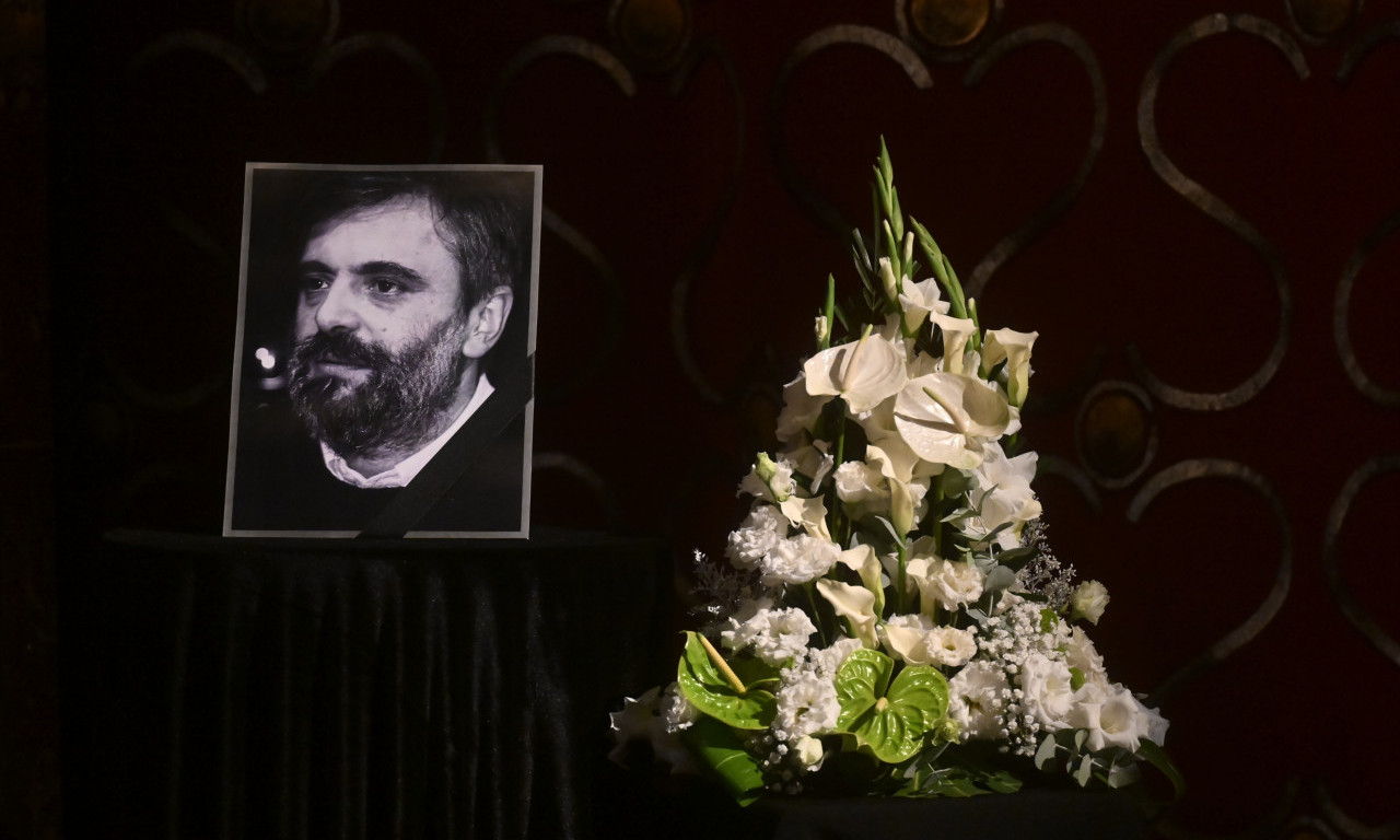 MIŠA NAS JE OSTAVIO SAME, NAPUŠTENE Održana komemoracija povodom smrti Mihaila Vukobratovića, kolege u suzama (FOTO)