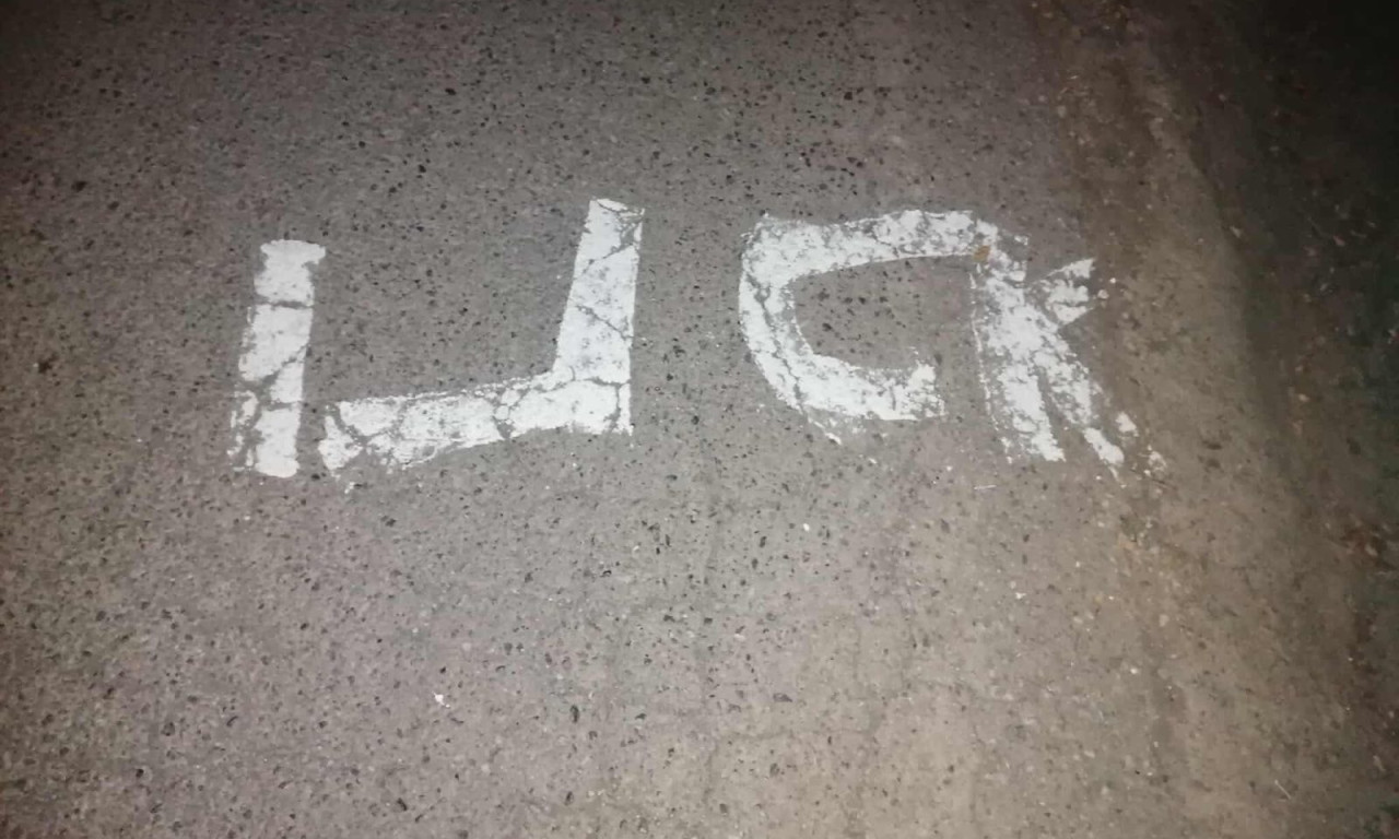 NOVA PROVOKACIJA I PRETNJE Grafiti UČK uneli strah među meštane u selu na KiM (FOTO)