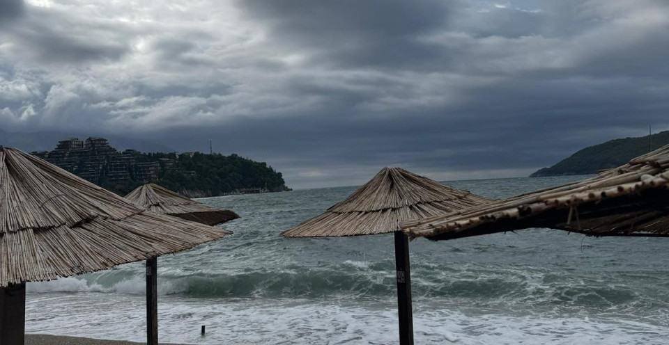 BEŽITE U KUĆE, STIŽE OLUJA! Srpkinja prestrašena prizorom sa Slovenske plaže: "Najgore tek dolazi" (VIDEO)
