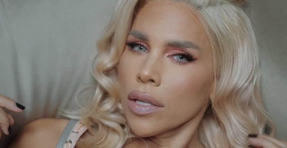 KAJA PONOVO ŠOKIRA: "Upropastim svakog ko prizna da voli me!" (FOTO+VIDEO)