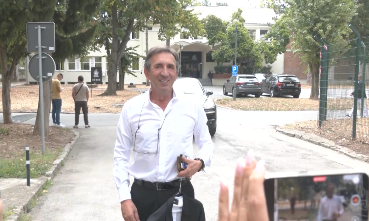 ŽIKA JAKŠIĆ OTVORIO DUŠU U „NIKAD NIJE KASNO“: „Gledao sam finale šlogiran, a onda hiljadu doktora oko mene"