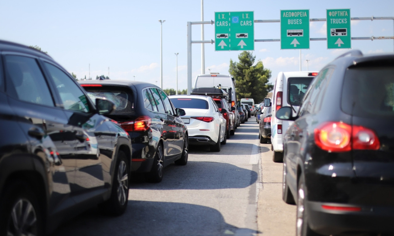 OVIM SLOVOM VOZAČI U GRČKOJ VAM PORUČUJU VAŽNU STVAR Videli ste znak na automobilu tokom letovanja, evo šta znači