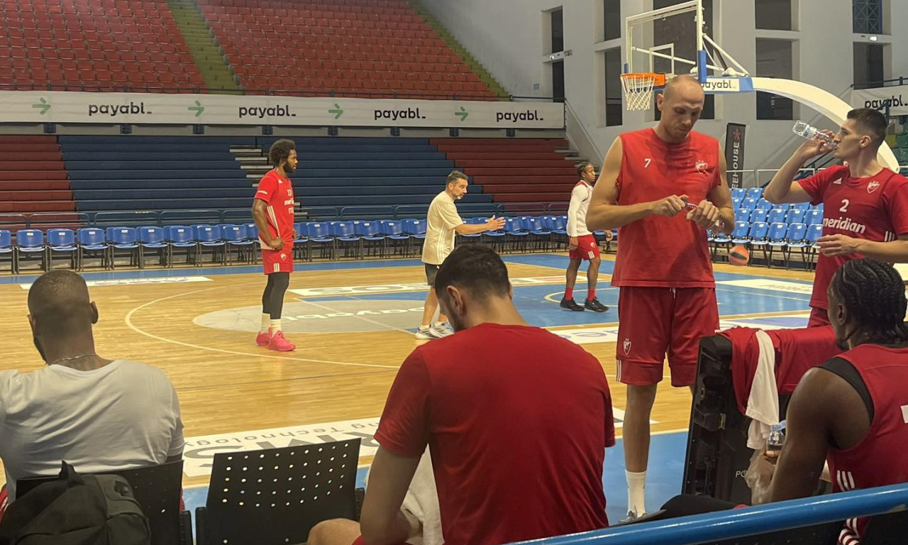 PARIZ DEKLASIRAO CRVENU ZVEZDU Bruka "crveno belih" na Kipru