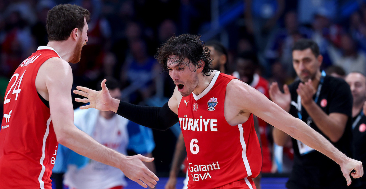 ČEKA SE SPEKTAKL NEPORAŽENIH Evo gde možete gledati uživo prenos finala Eurobasketa Turska - Nemačka