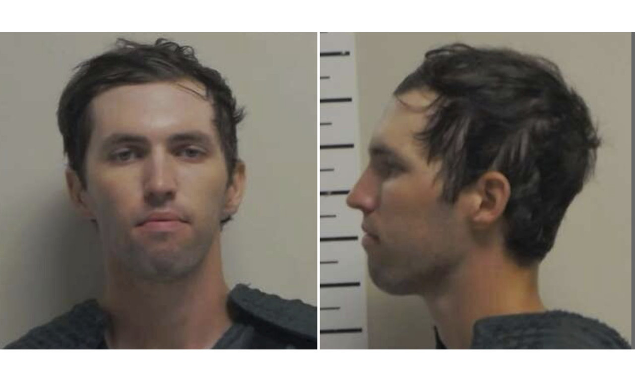 ATENTATOR NA ČARLIJA KIRKA PRVI PUT UŽIVO U SUDNICI Smejao se sa advokatima, ovo su svi detalji suđenja (VIDEO)