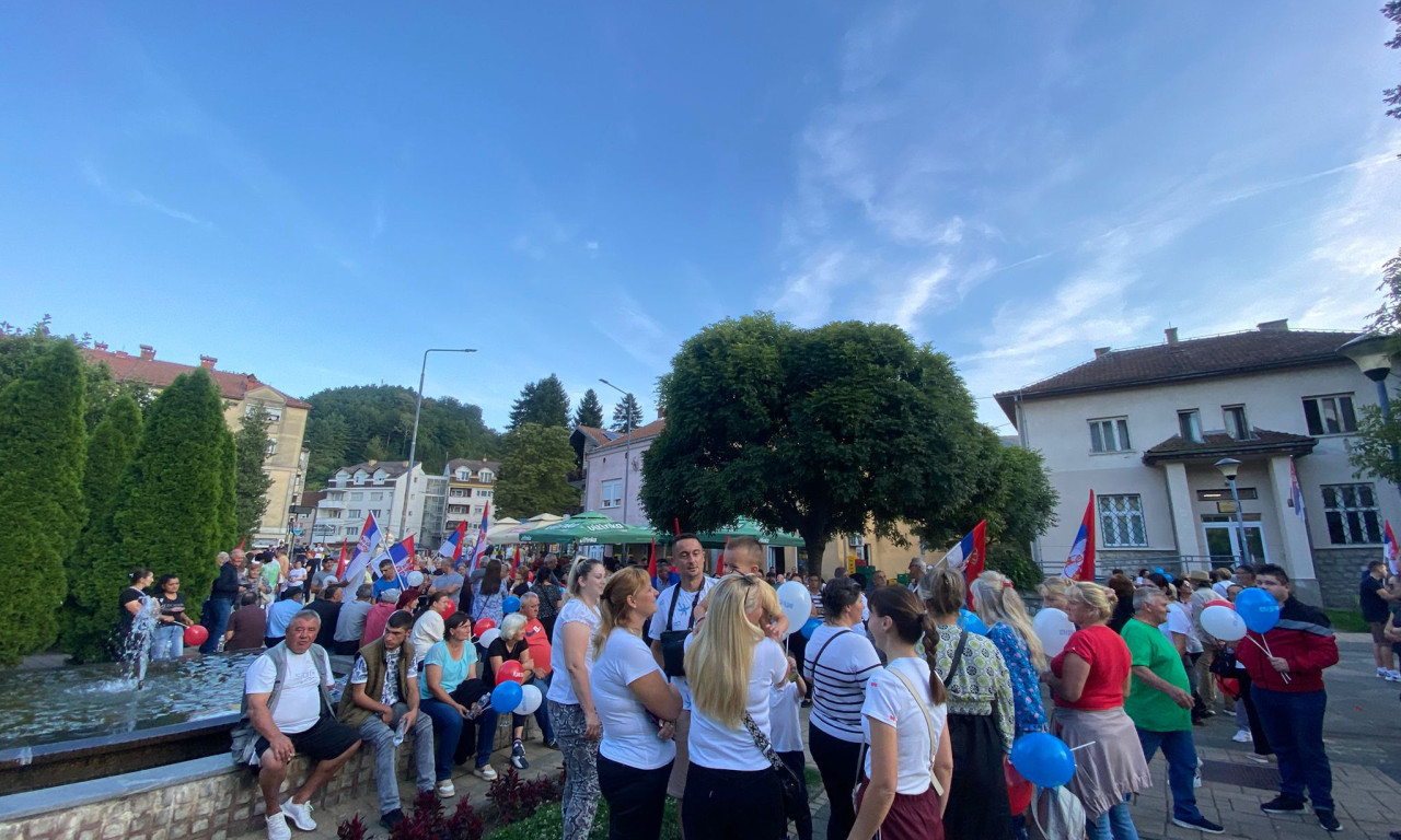 KOLIKO LJUDI JE VEČERAS BILO NA SKUPOVIMA PROTIV BLOKADA? Ovo je prva procena BIA