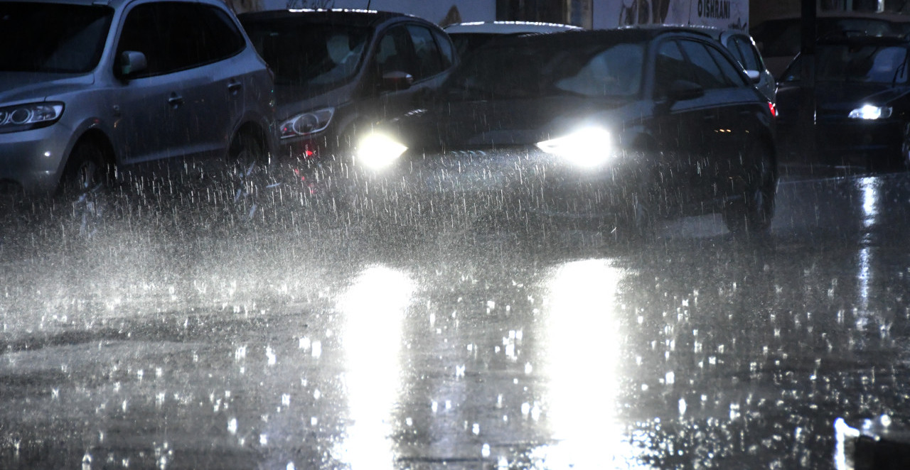 RHMZ SE HITNO OGLASIO Neka se ovi krajevi Srbije spreme! Večeras stiže nevreme!