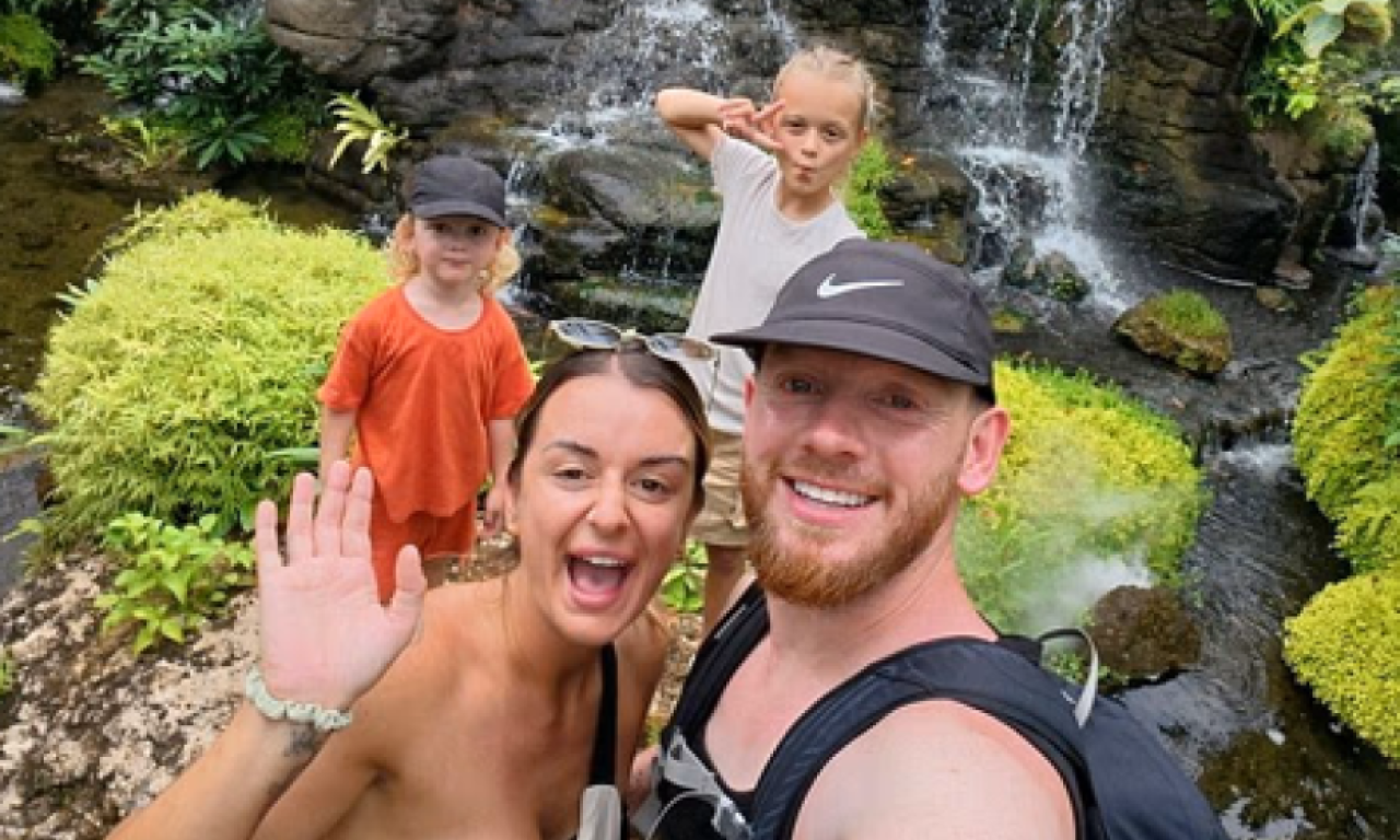 PRODALI KUĆU, ODEĆU I SVE SITNICE, PA SA DECOM OTIŠLI NA TAJLAND! Mladi par o kom priča svet okrenuo leđa luksuzu