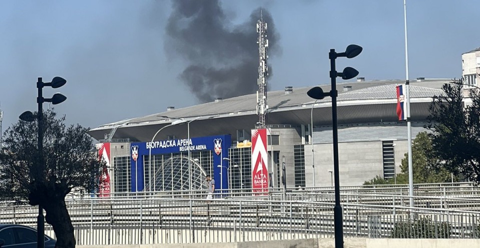 POŽAR KOD ARENE! Crni dim na Novom Beogradu, evo šta gori!  (FOTO+VIDEO)