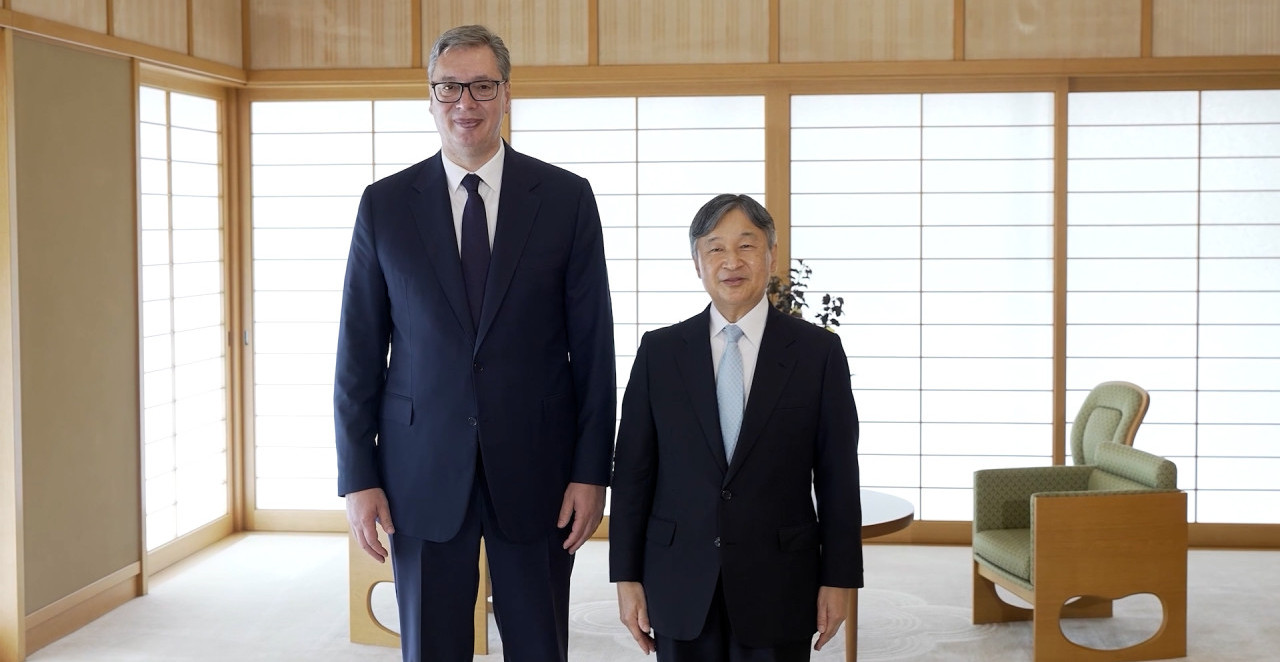 VUČIĆ SA CAREM JAPANA U NJEGOVOJ PALATI Pozvao ga u Srbiju, a ovo su detalji razgovora (VIDEO)