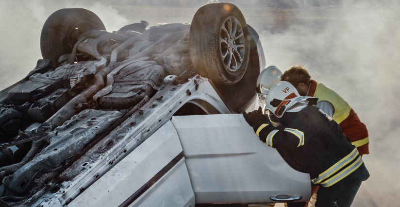 UŽAS KOD TRNAVE: Automobil se prevrnuo na krov, policija na licu mesta, saobraćaj odvija uz povećan oprez (FOTO)