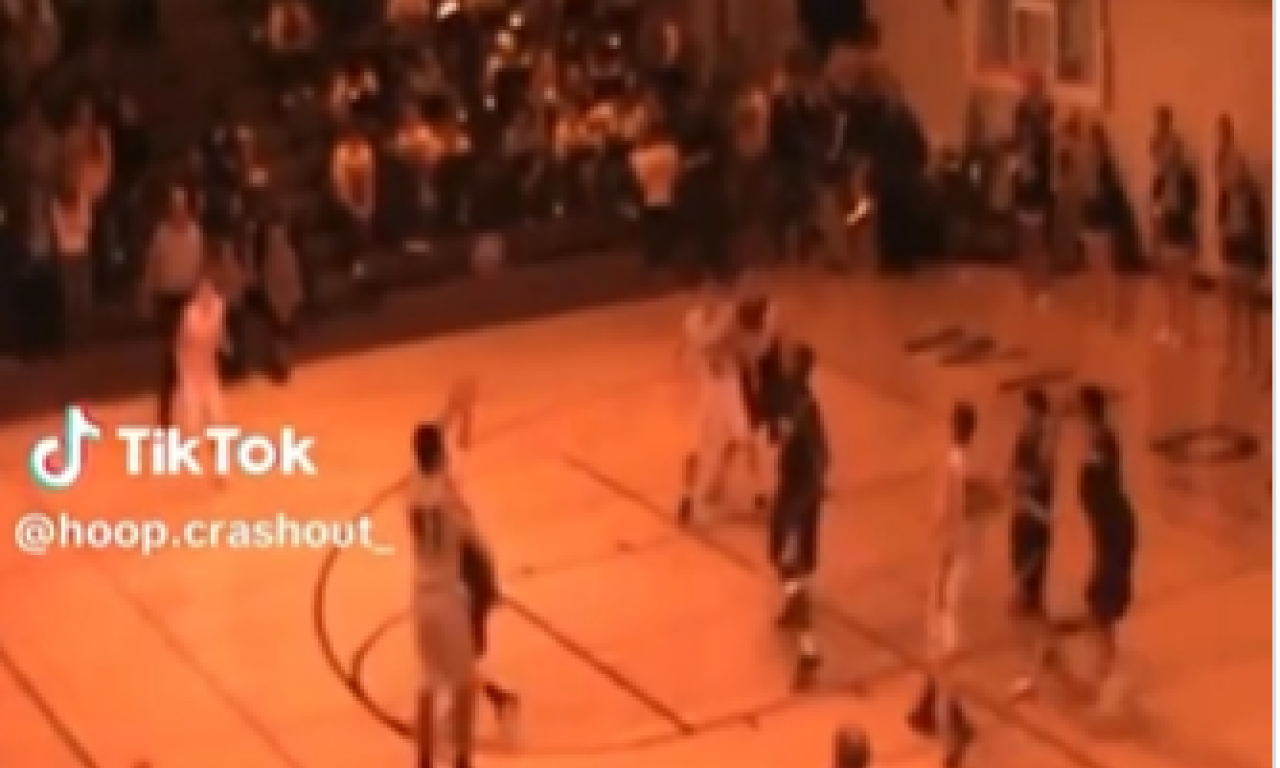 ČARLI KIRK POGAĐAO TROJKE POD SRPSKIM GRBOM Pojavio se snimak iz mladosti, ubijeni aktivista u srpskoj ekipi! (VIDEO)