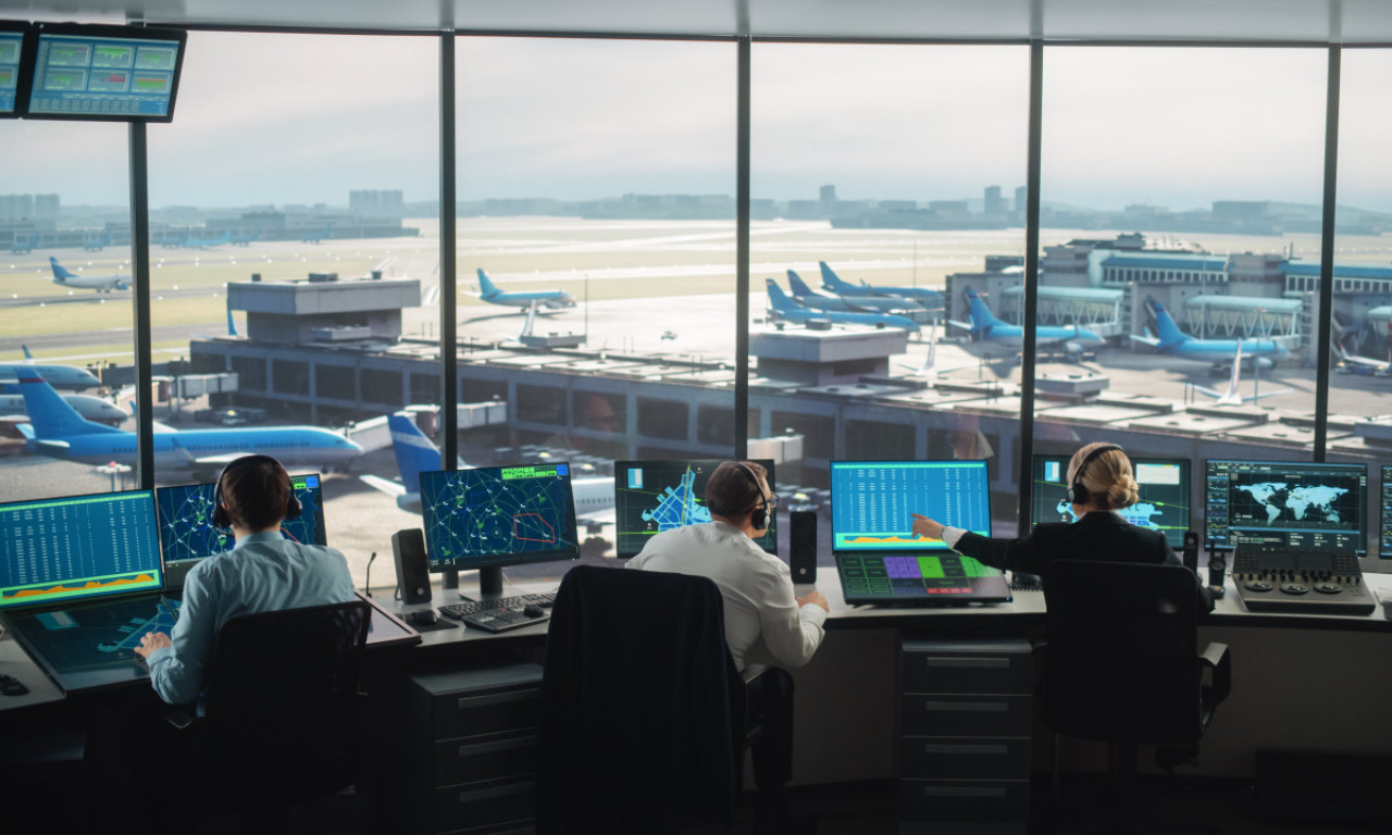 AVION KRUŽIO ČITAV SAT JER JE KONTROLOR LETA ZASPAO Neverovatna situacija na Korzici