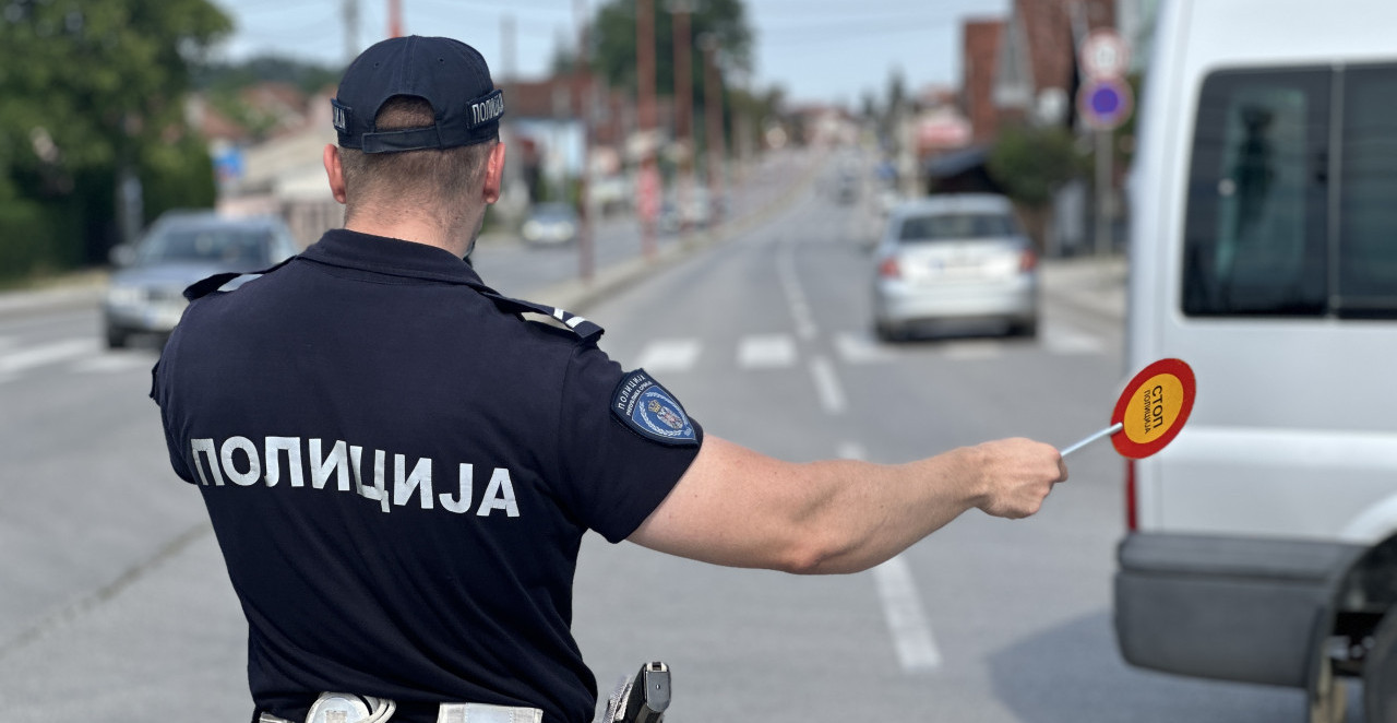 SLOVENAC DIVLJAO PO SRPSKOM PUTU! Mercedesom jurio skoro 240 na sat, policija reagovala
