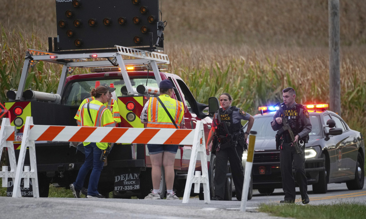 TRI POLICAJCA UBIJENA U PUCNJAVI! Dvojica su teško ranjena, a evo šta je sa napadačem! (FOTO)