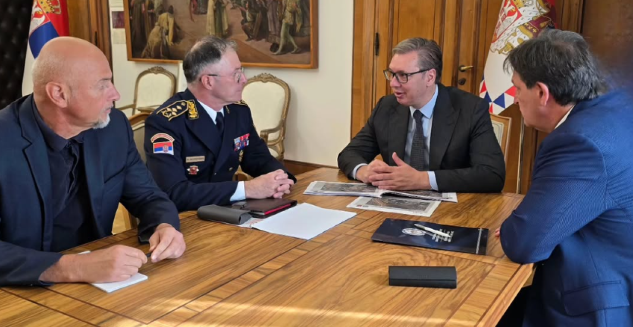 ŠTA GRAĐANE ČEKA U SUBOTU? Vučić sa Gašićem i Mojsilovićem o rasporedu snažne srpske armije (FOTO)