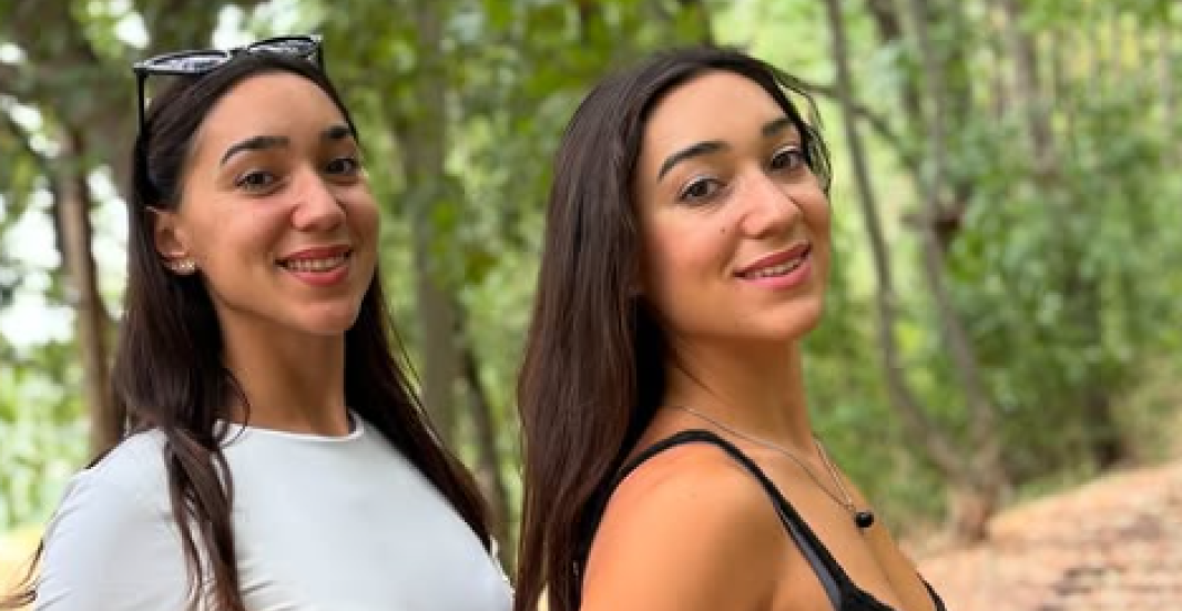 FITNES BLIZNAKINJE POTPUNO GOLE! Majka ih uhvatila na nudističkoj plaži: "Osećaj je..." (FOTO)