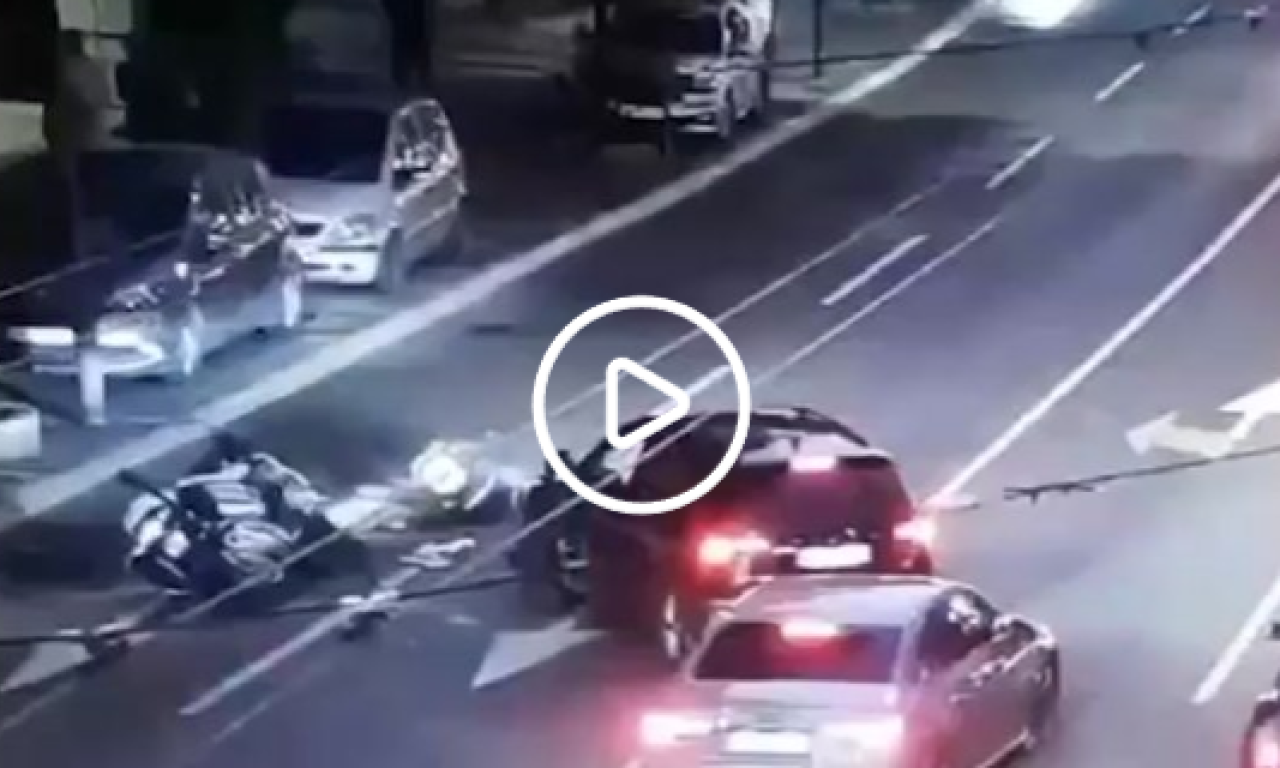 OGLASIO SE MUP POVODOM NESREĆE U TAKOVSKOJ: Pogledajte kako je oboren policajac na motoru (VIDEO)