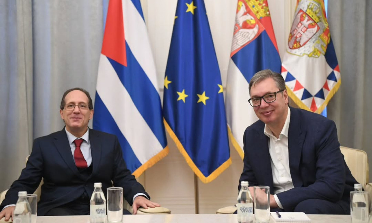 POGLEDAJTE KAKO SE VUČIĆ OPROSTIO OD AMBASADORA KUBE Pomenuo i Ekspo (FOTO)