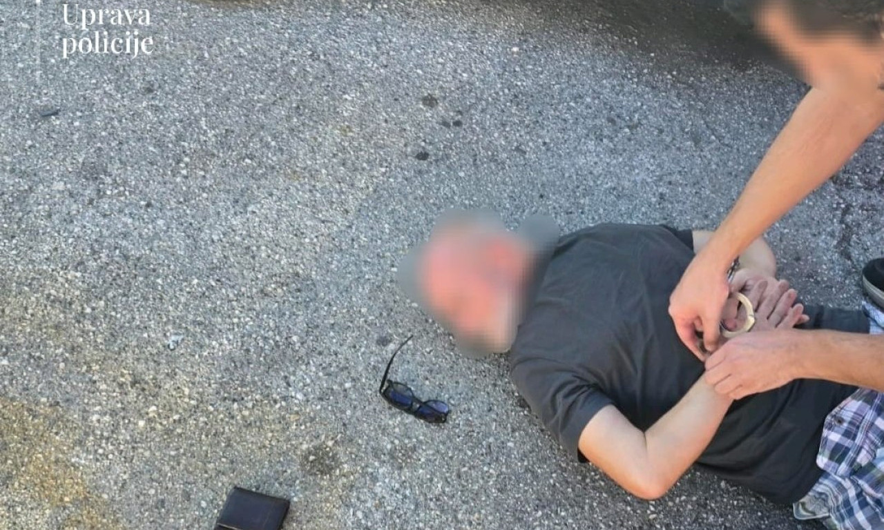 LICE SA POTERNICE UHAPŠENO U PERASTU Muškarac naoružan do zuba, evo šta su mu sve pronašli