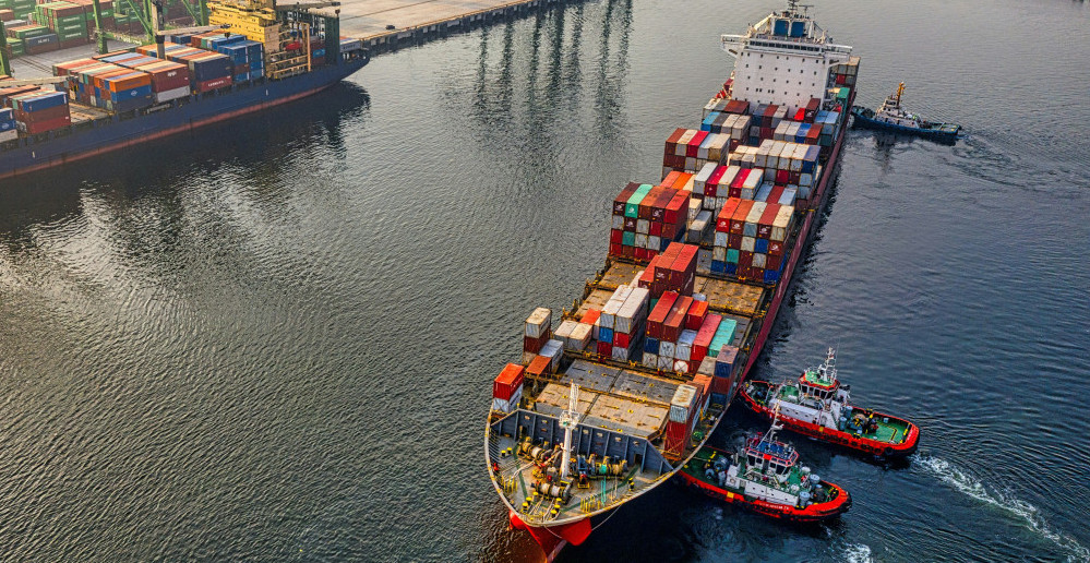 PUTNIČKI BROD UDARIO U TERETNJAK KOD ISTANBULA Ima povređenih