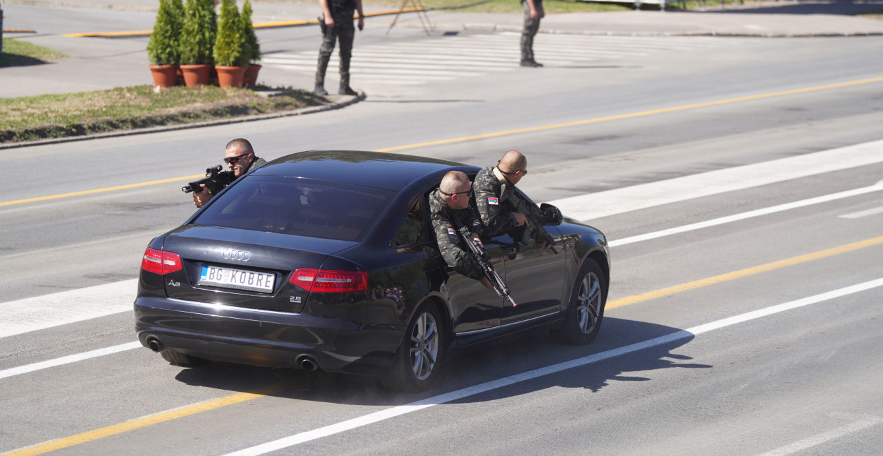 "KOBRE" ODUŠEVILE PRISUTNE Pogledajte moćnu akciju - za minut neutralisale neprijatelja! (FOTO+VIDEO)