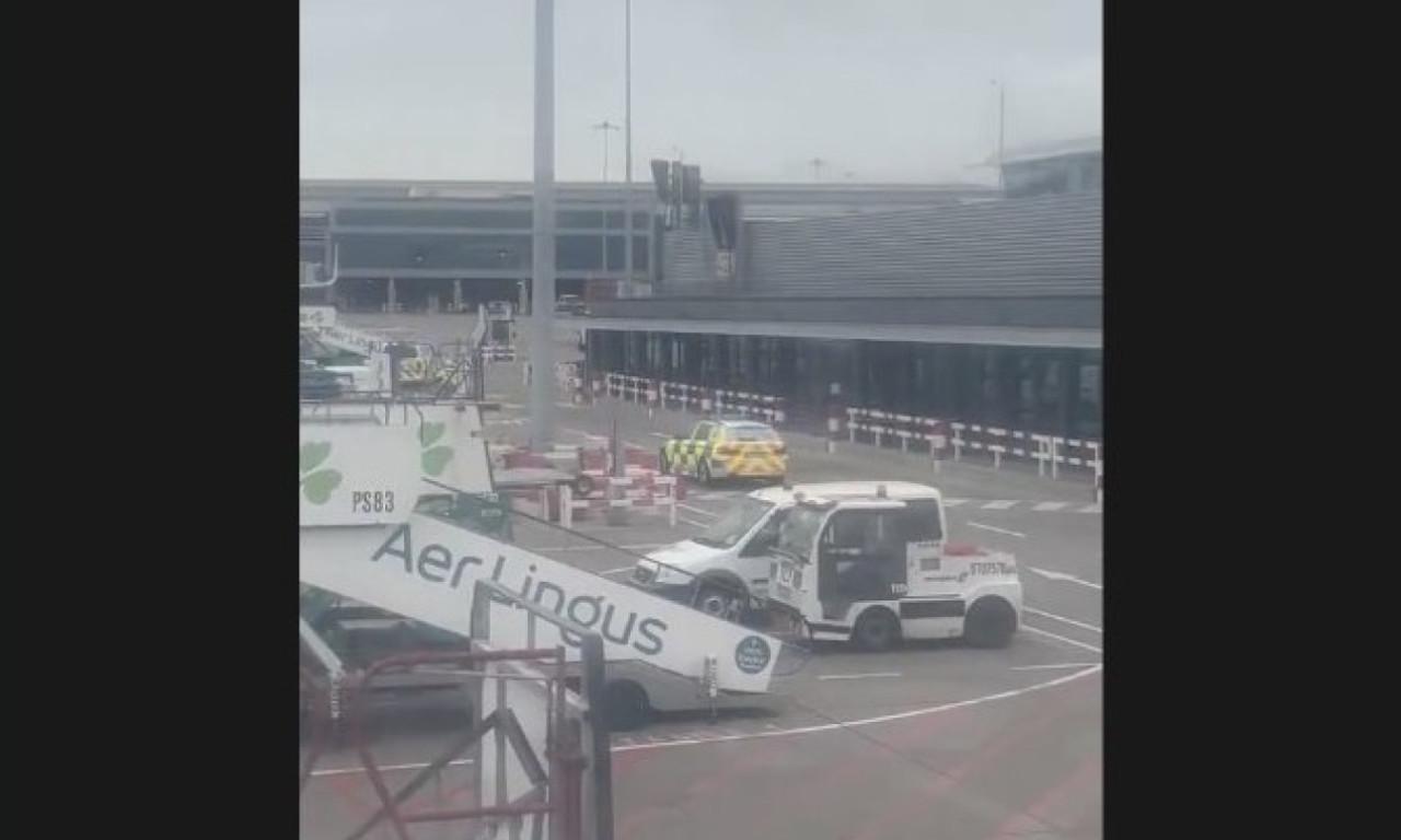 HITNO EVAKUISAN AERODROM - NASTALA PANIKA! Putnici munjevito izvedeni iz zgrade (VIDEO)