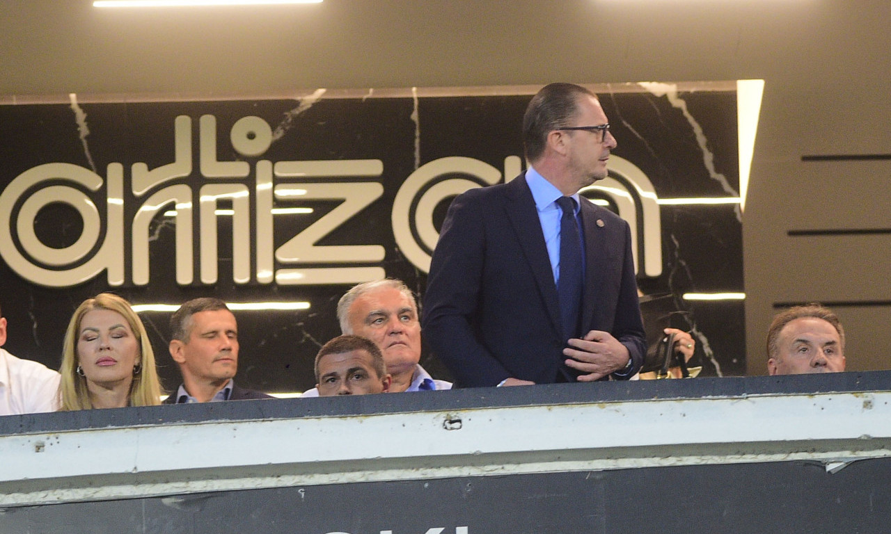 PEĐA MIJATOVIĆ U KLINČU SA GROBARIMA Neviđena drama u Humskoj, ljudi iz lože morali da reaguju (VIDEO)