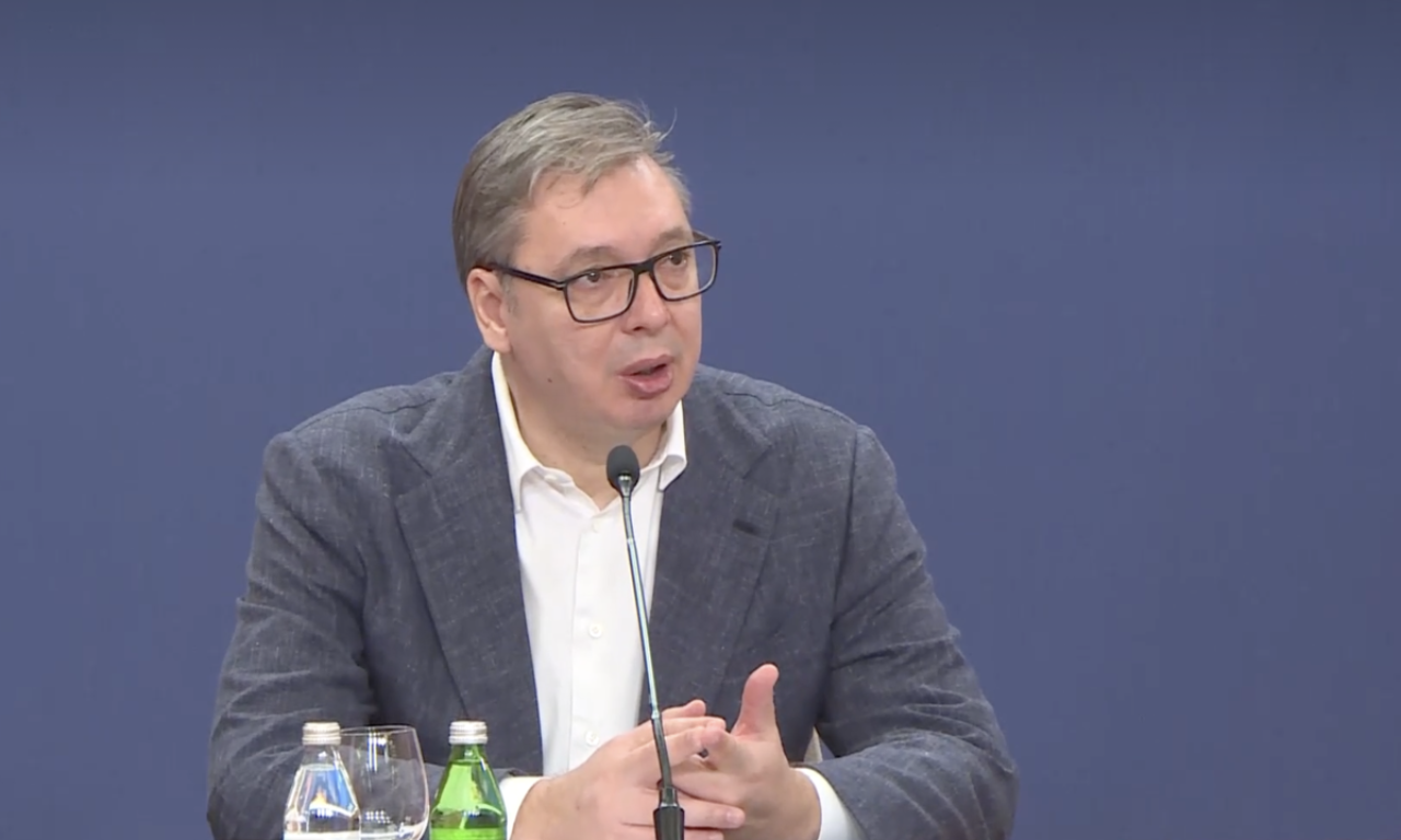 VUČIĆEV PLAN ZA MANJE GUŽVE NA GRANICAMA Pogledajte predlog koji bi sve olakšao!